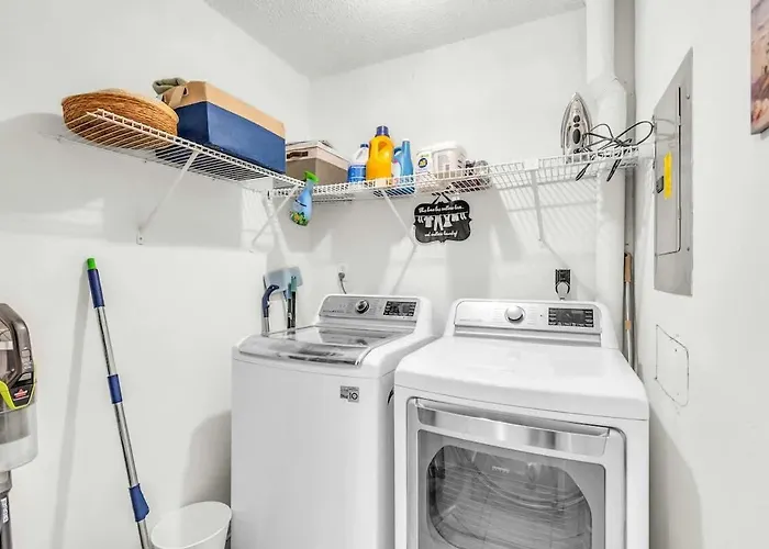In 90 Seconds With Hot Tub Coffee Bar & Games * Clearwater Beach